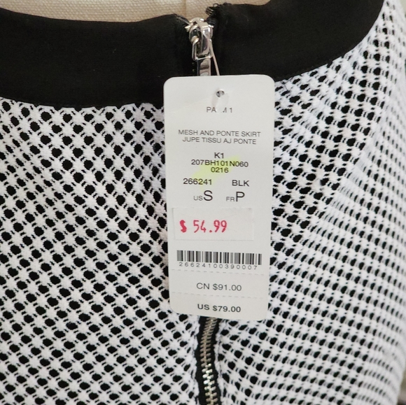 Bebe mesh fitted skirt. Black and White. SIZE: Small - Picture 7 of 14